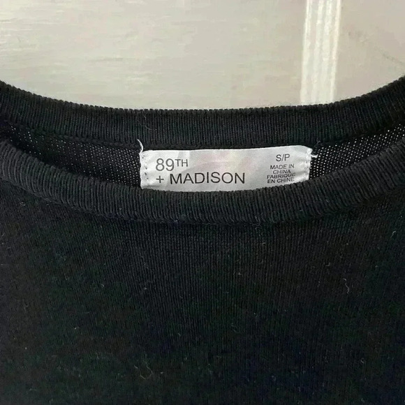 Black blouse with sheer, cheetah print sleeves‎ 89th & Madison brand - Picture 5 of 6